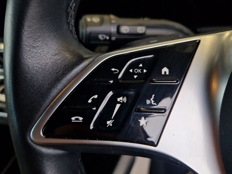 More views of Mercedes-Benz GLA