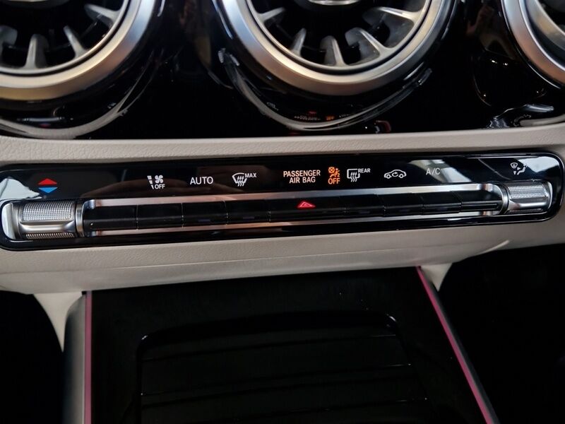 More views of Mercedes-Benz GLA