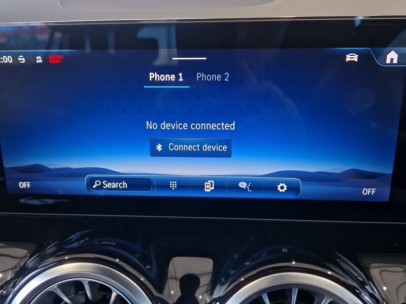 More views of Mercedes-Benz GLA