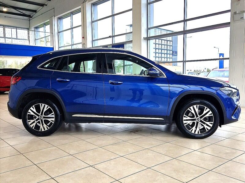 More views of Mercedes-Benz GLA