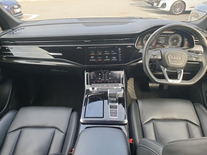 More views of Audi Q7