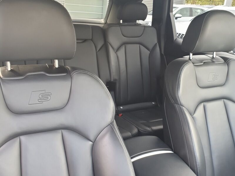 More views of Audi Q7