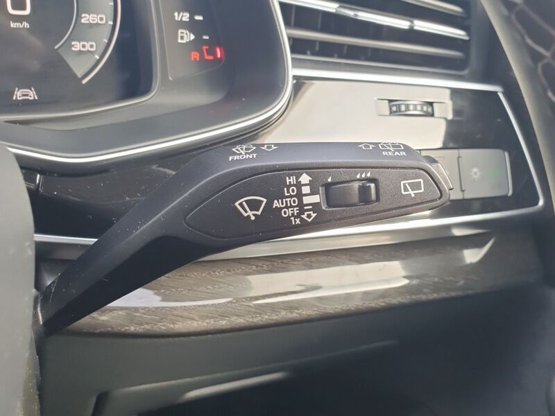 More views of Audi Q7