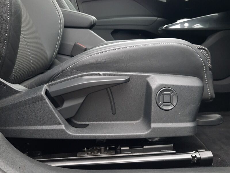 More views of Audi Q4 e-tron