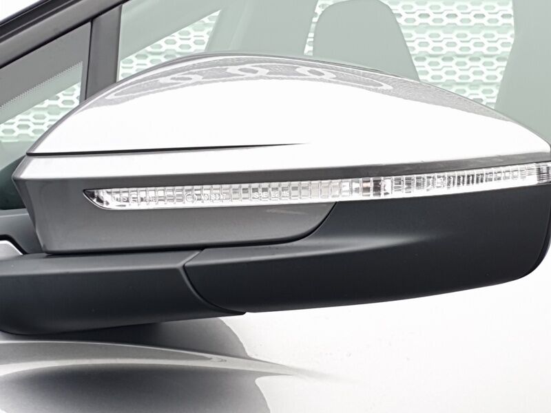 More views of Audi Q4 e-tron