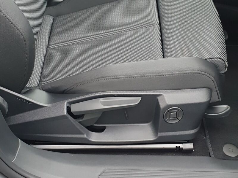 More views of Audi Q4 e-tron