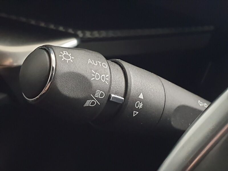 More views of Peugeot 3008