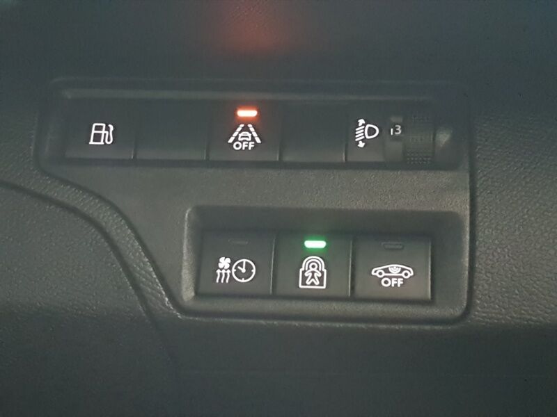 More views of Peugeot 3008