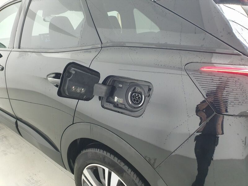 More views of Peugeot 3008