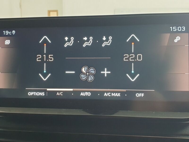 More views of Peugeot 5008