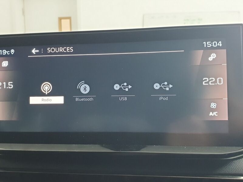 More views of Peugeot 5008