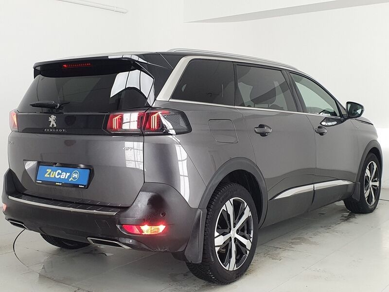 More views of Peugeot 5008