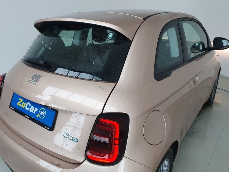 More views of Fiat 500e