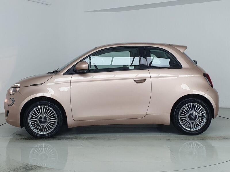 More views of Fiat 500e