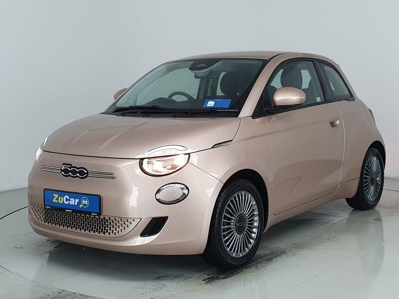 More views of Fiat 500e