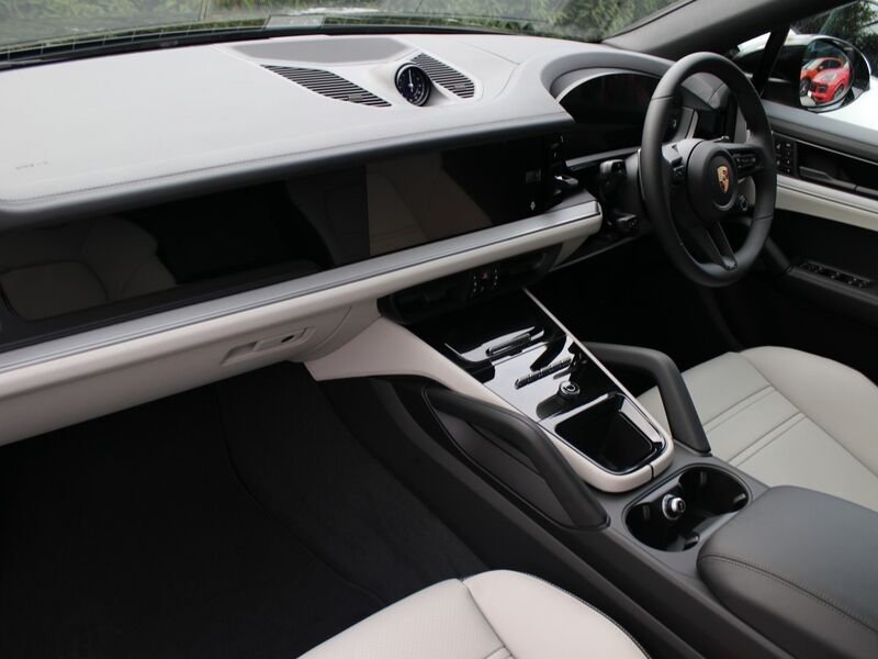 More views of Porsche Cayenne