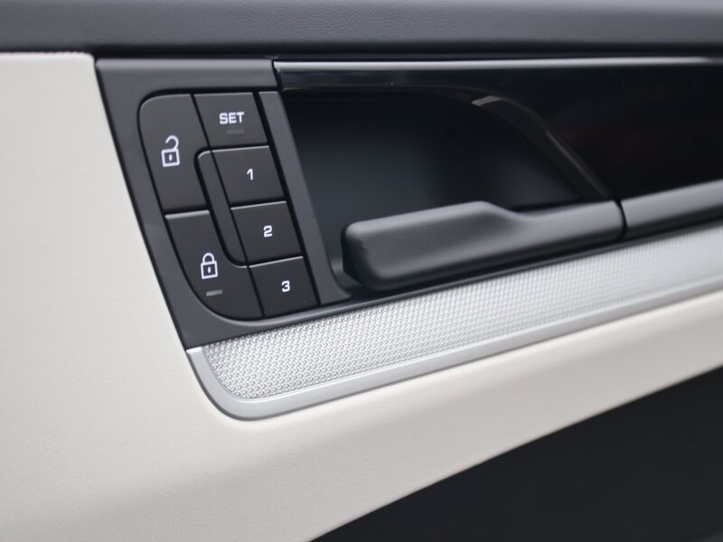 More views of Porsche Cayenne