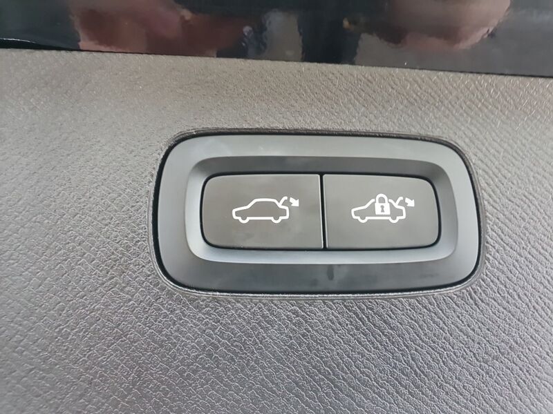 More views of Volvo XC90