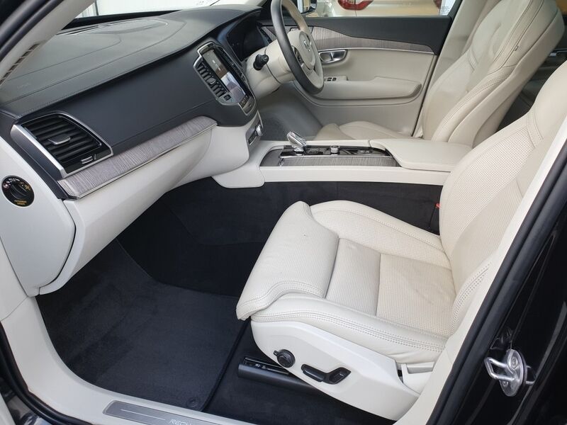 More views of Volvo XC90