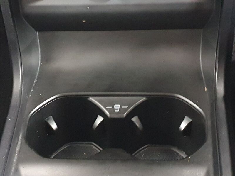 More views of MG MG4