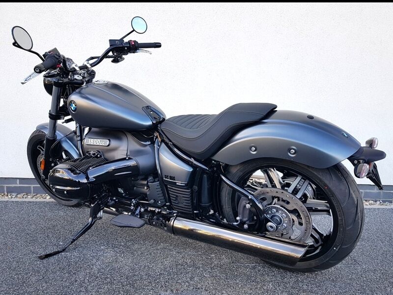 More views of BMW R 18