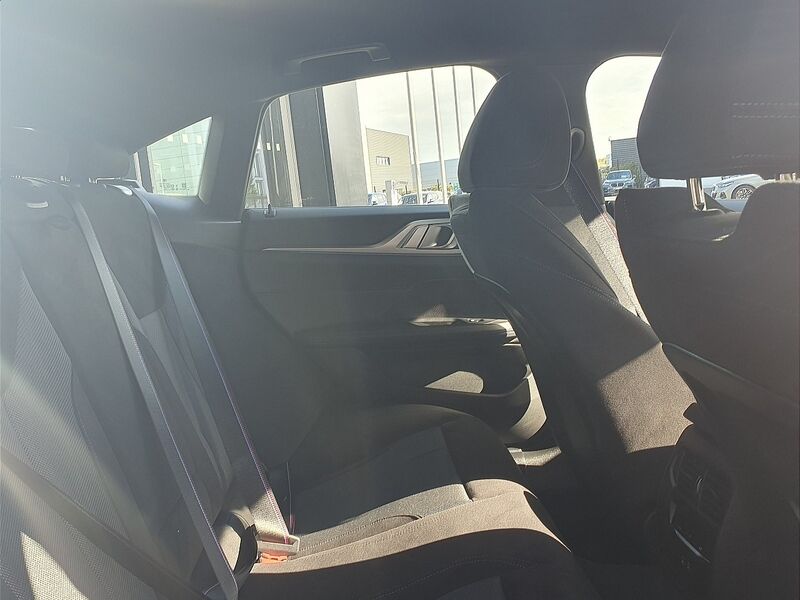 More views of BMW i4