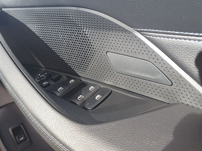 More views of BMW i4