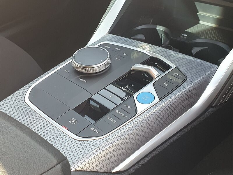 More views of BMW i4