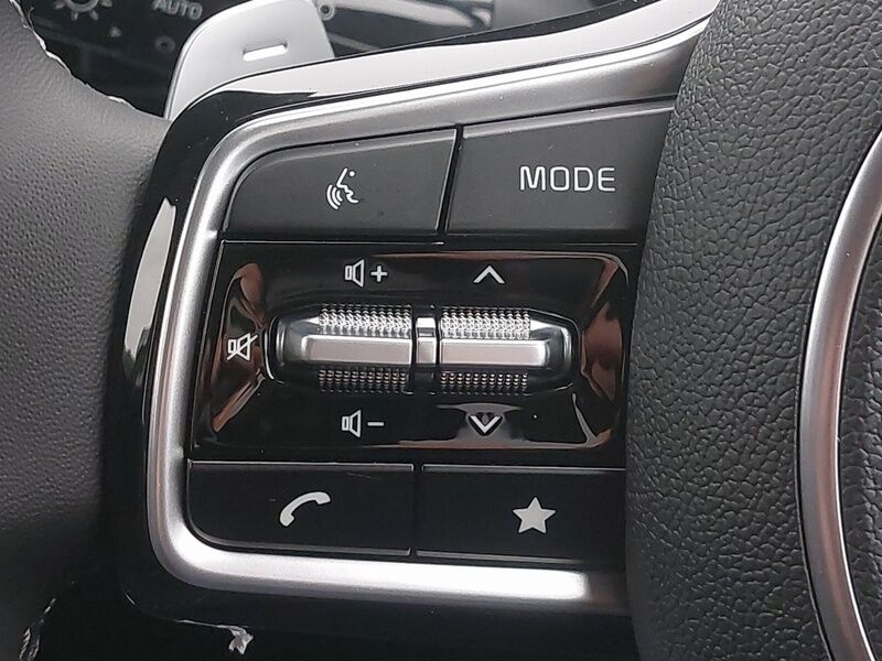 More views of Kia Sorento