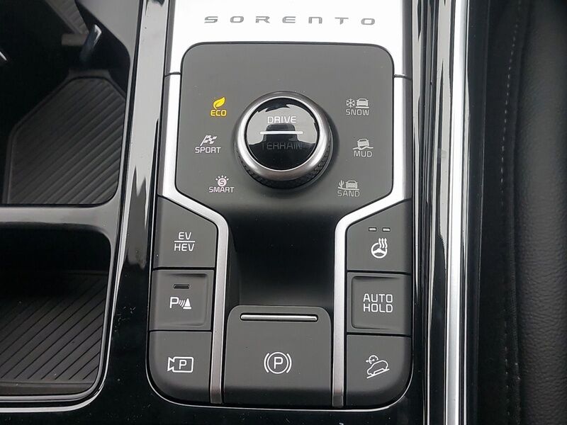 More views of Kia Sorento