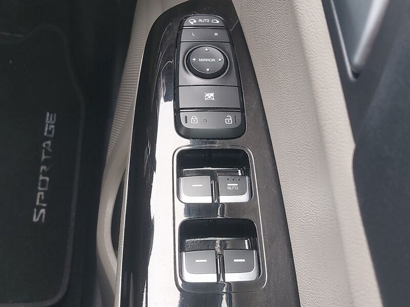 More views of Kia Sportage