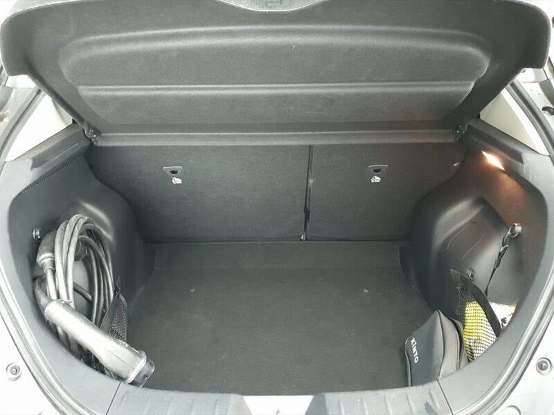 More views of Nissan Leaf