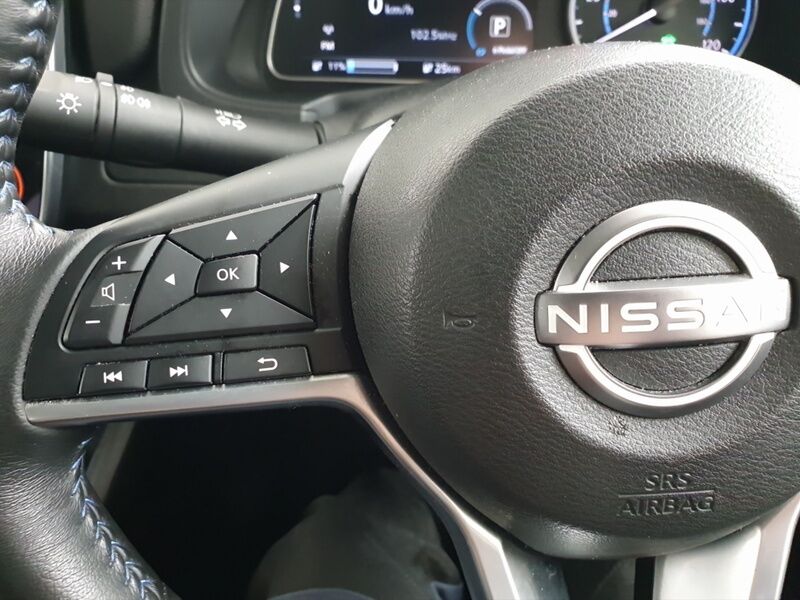 More views of Nissan Leaf