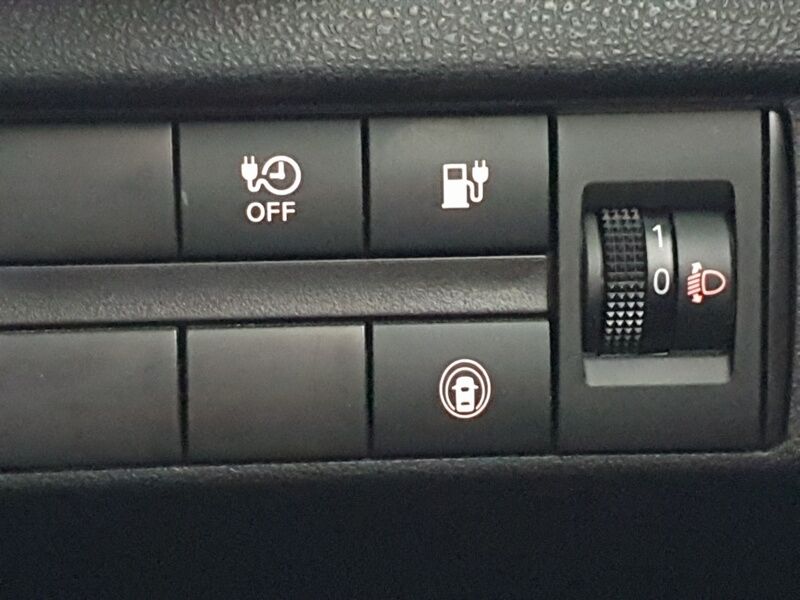 More views of Nissan Leaf