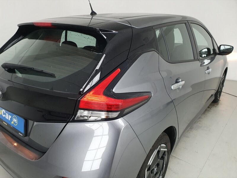 More views of Nissan Leaf
