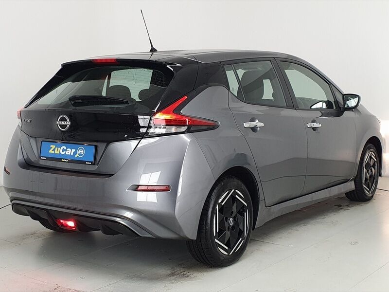 More views of Nissan Leaf