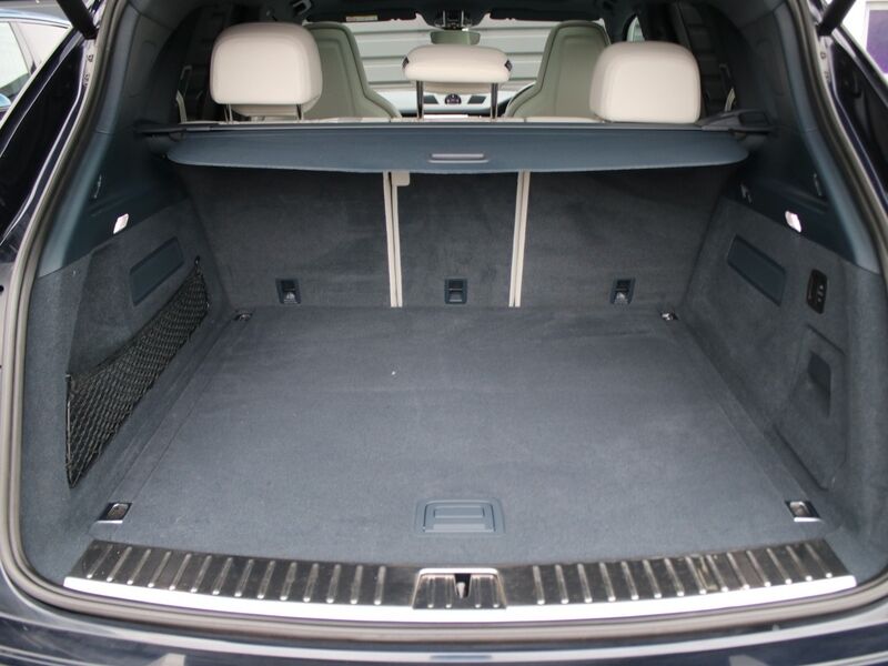 More views of Porsche Cayenne