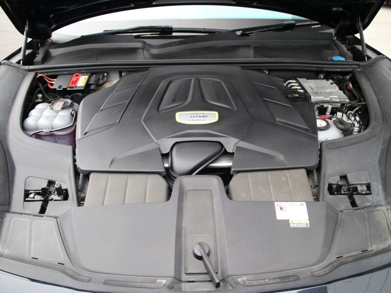 More views of Porsche Cayenne