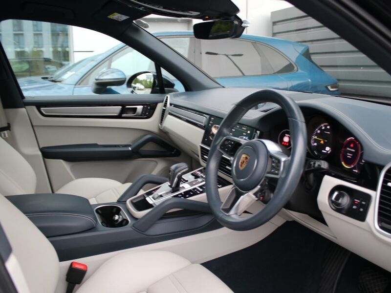 More views of Porsche Cayenne