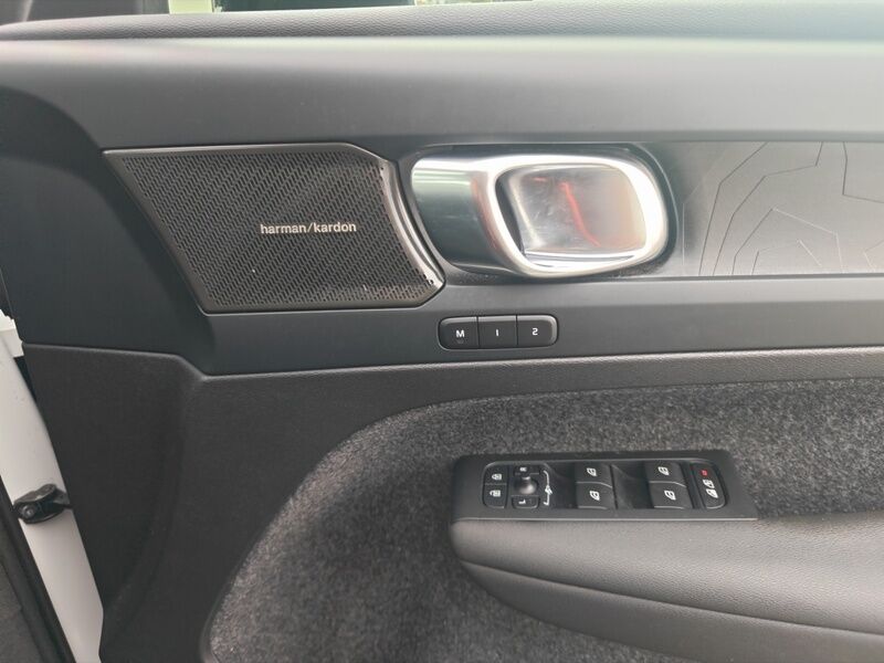 More views of Volvo XC40