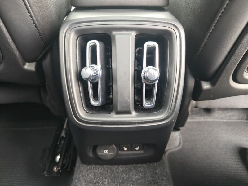 More views of Volvo XC40