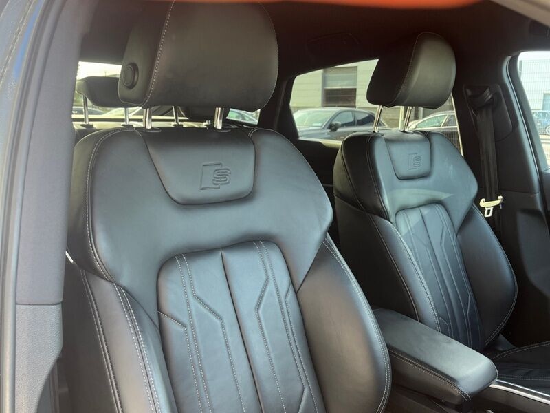 More views of Audi E-Tron