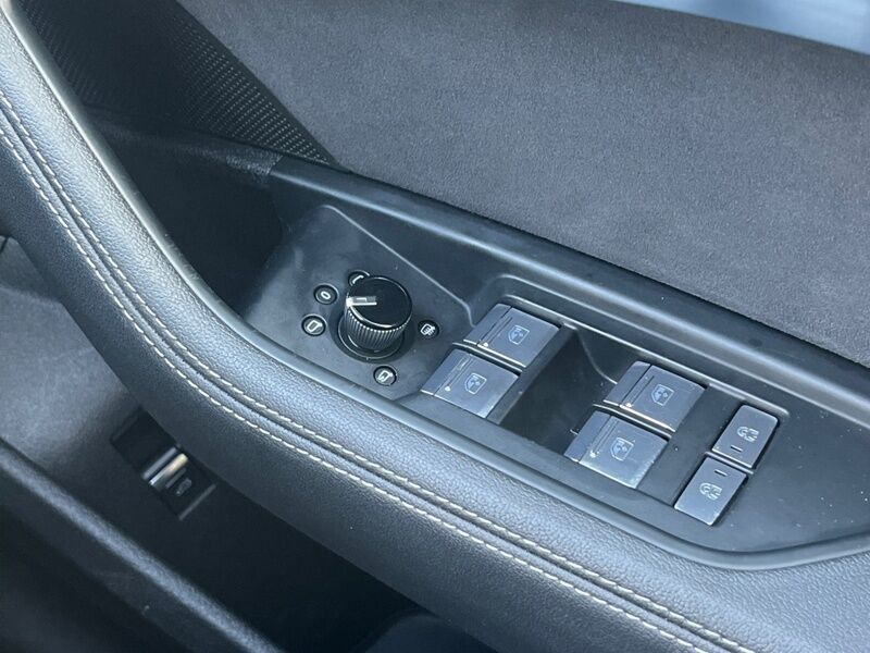 More views of Audi E-Tron