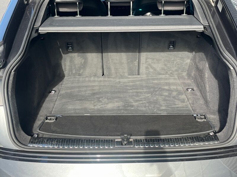 More views of Audi E-Tron