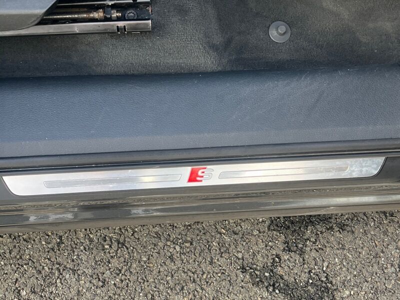 More views of Audi E-Tron