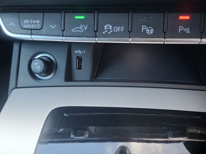 More views of Audi Q5