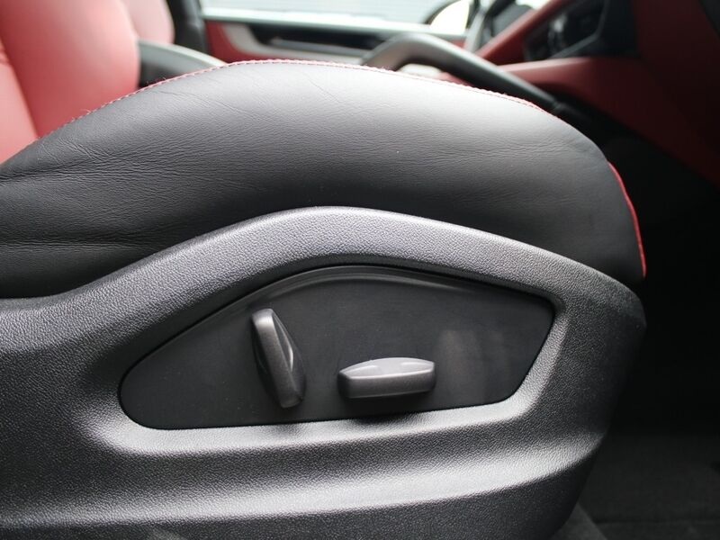 More views of Porsche Cayenne