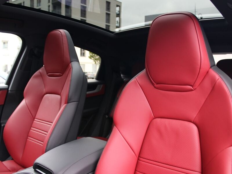 More views of Porsche Cayenne