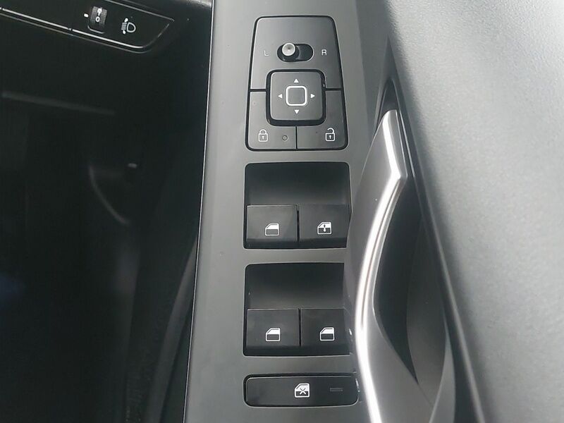 More views of Kia E-Niro