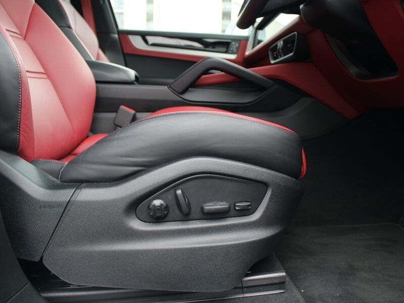 More views of Porsche Cayenne